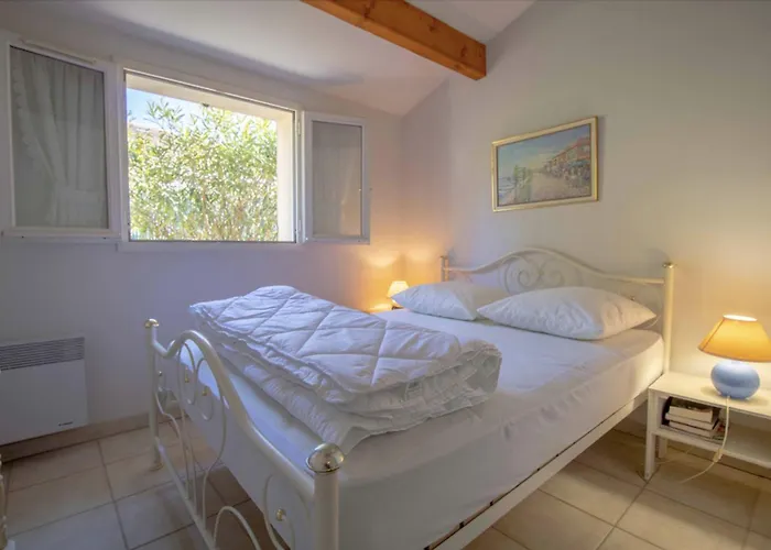 Small House With Garden - With Pool Fréjus
